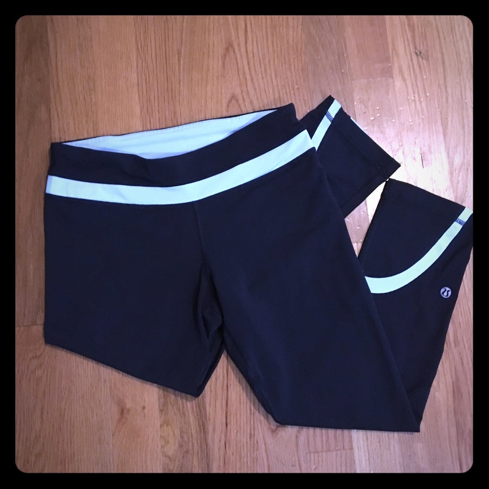 Like new Lululemon athletics cropped pants
